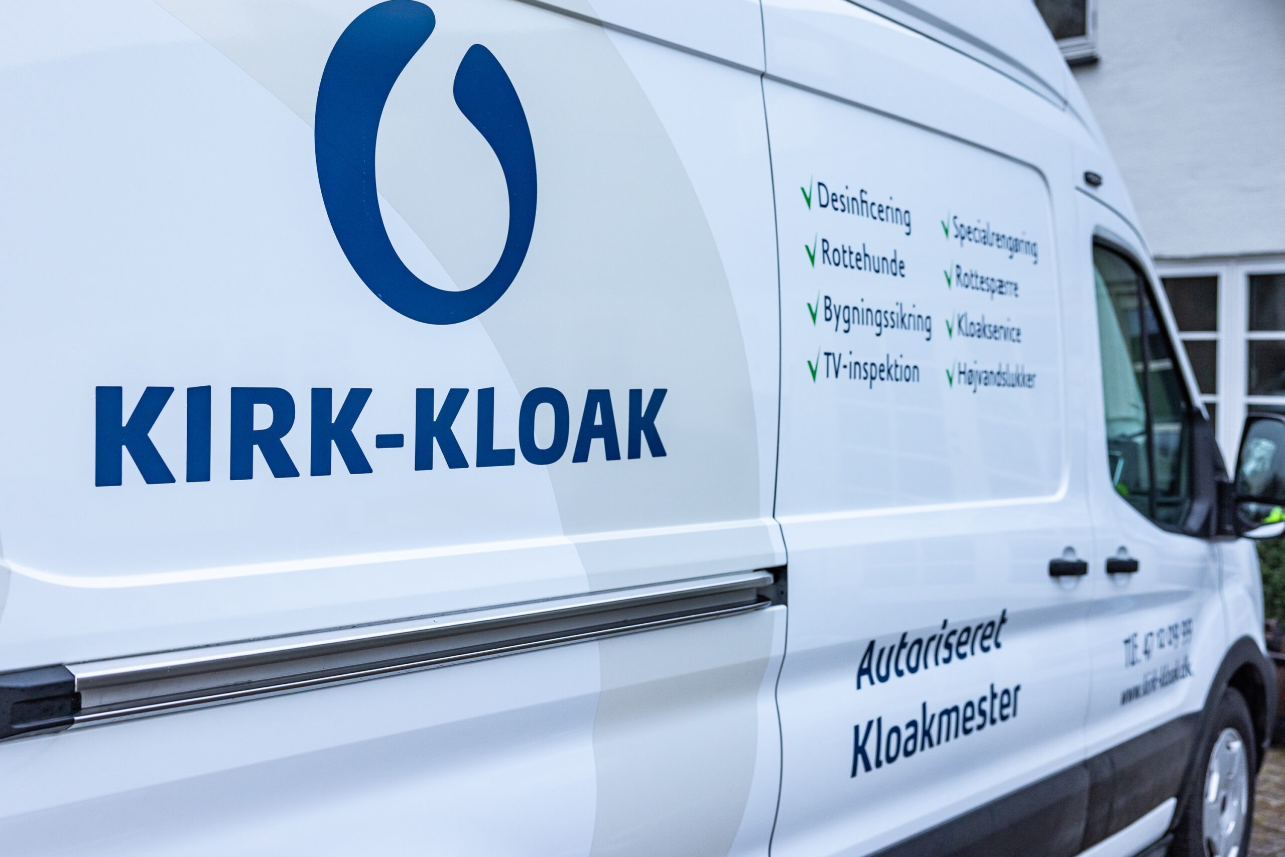 Kirk Kloak i marken