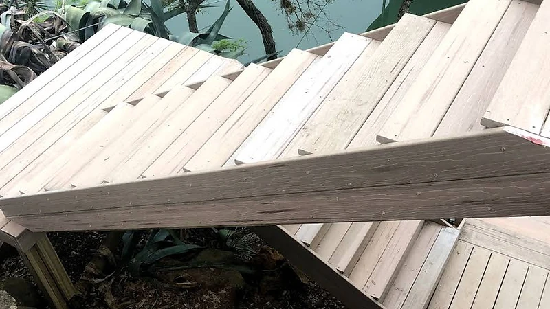 Lakeview Deck Stair