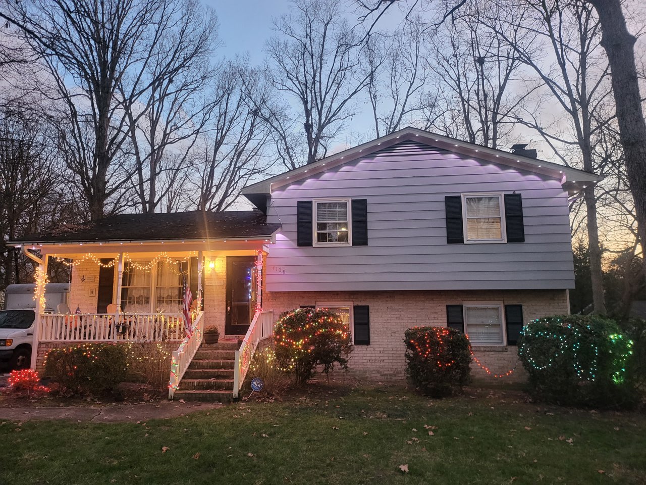 Holiday Roofline & Landscape Lighting