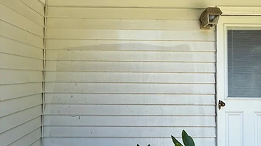 Pressure washing house siding corner Valparaiso IN