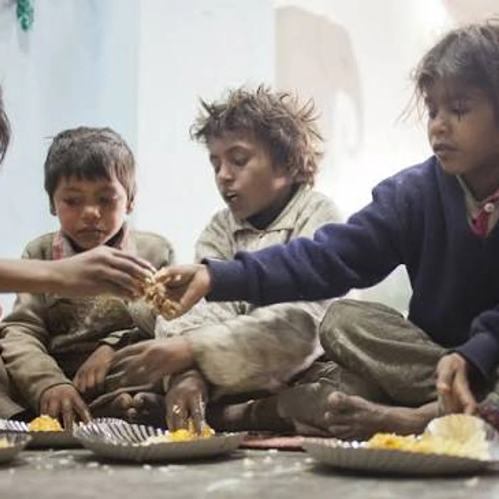 Meals for orphans in India