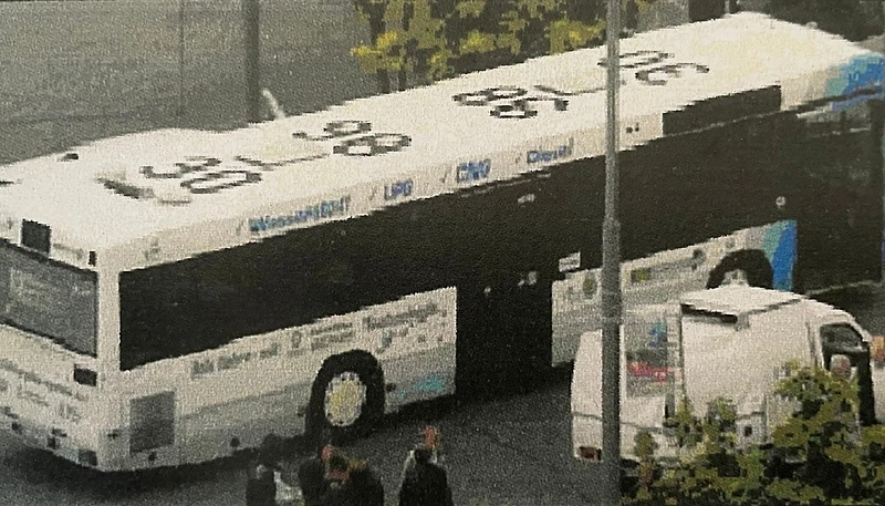 Passenger bus fitted with AEI hydrogen technology