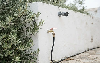 Technische installaties aan de buitenmuur