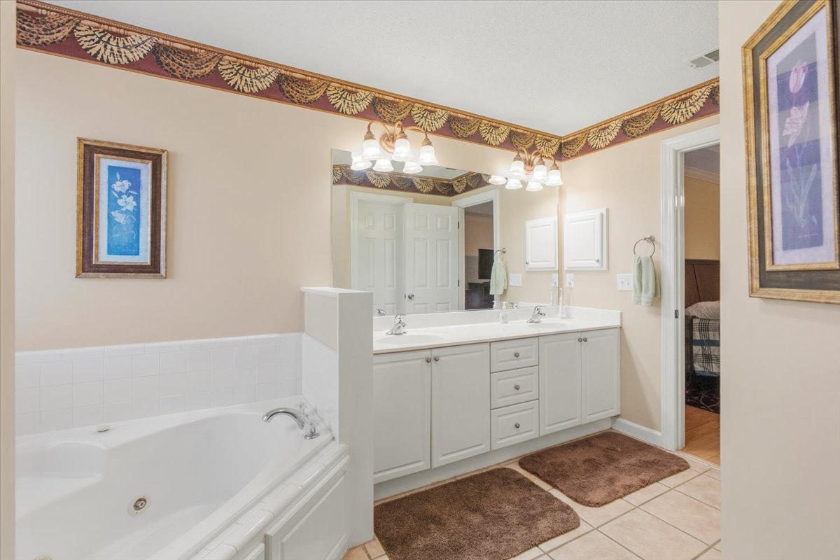 Primary bath at 257 Hudson Trace