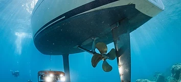 L'inspection sous-marine : anticiper les pannes invisibles avant votre croisière
