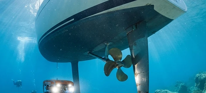 L'inspection sous-marine : anticiper les pannes invisibles avant votre croisière