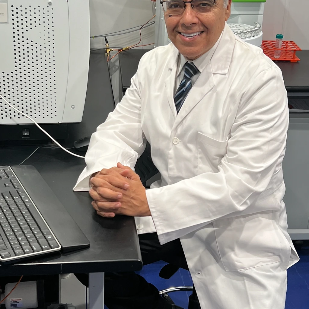 John Abravanel Berdugo at the laboratory bench