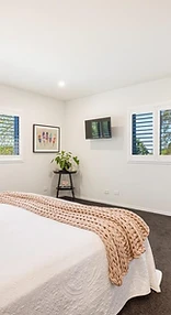Bedroom with fine finishes