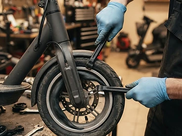 Pneus et roue — Atelier Trottinette Bordeaux