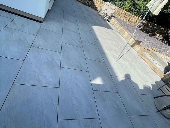 Large-format grey porcelain terrace