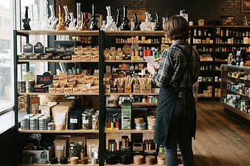 Best Products for Smoke Shops: A Practical Buying Guide — EMPYRE owner-operator guide