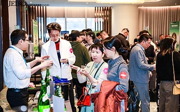 Wine tasting and sommelier presentation in an upscale dining setting in Hangzhou, China