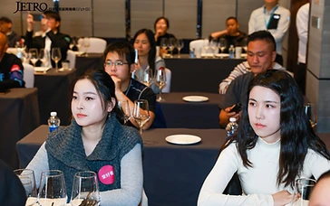 Non-alcoholic wine bottles displayed for professional B2B tasting and buyer matchmaking in China
