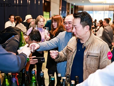 International professionals tasting at Interwine