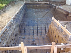 Custom pools & spas