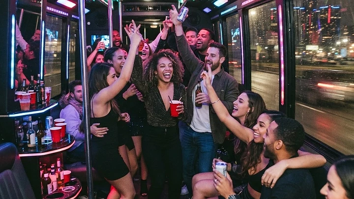 Detroit Bar Crawl Transportation Options