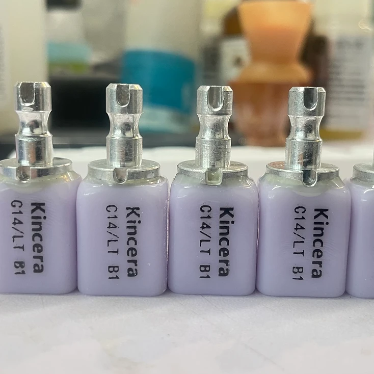 Lithium (Emax) dental restoration