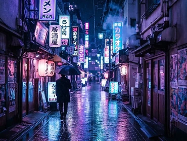 Beco com chuva e neon