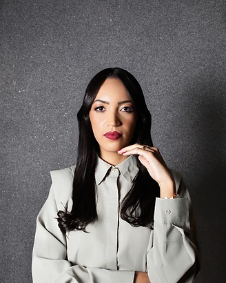 Dra. Isabelle Carvalho