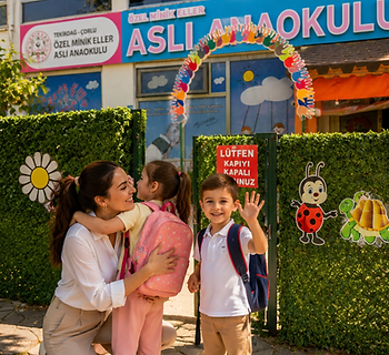 Minik Eller Aslı Anaokulu girişi ve tabelası — Çorlu Esentepe