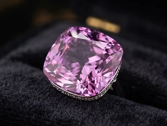 Investing in Kunzite: The Connoisseur’s Evening Gem