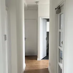Hallway in white, South West London decoration