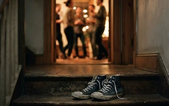 Surviving the Holidays as a Teen: Family Gatherings, Awkward Questions, and Finding Your Own Space