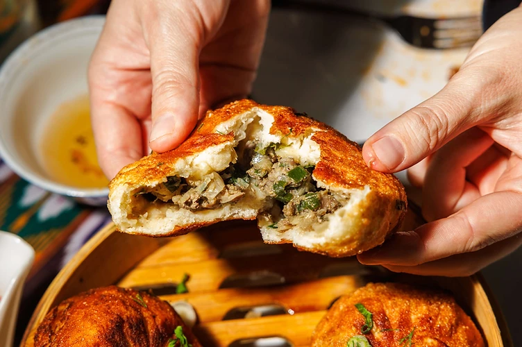 Pan-fried khushang samsa