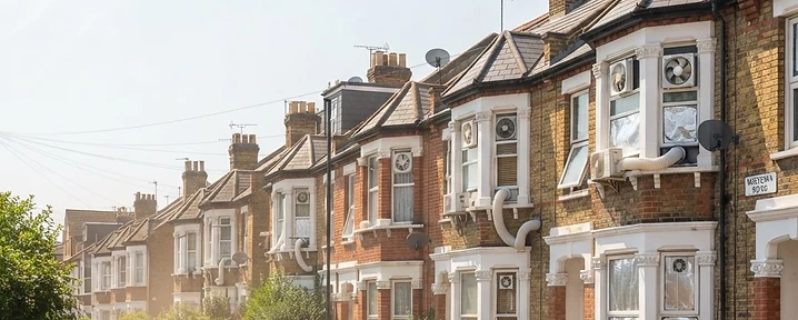 Met Office Late-Season Heat Signals Shift in UK Cooling Trends