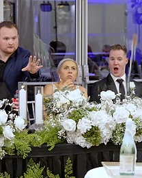 Guests react to close-up magic at a Sydney event, photo 24