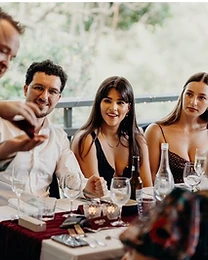 Guests react to close-up magic at a Sydney event, photo 10