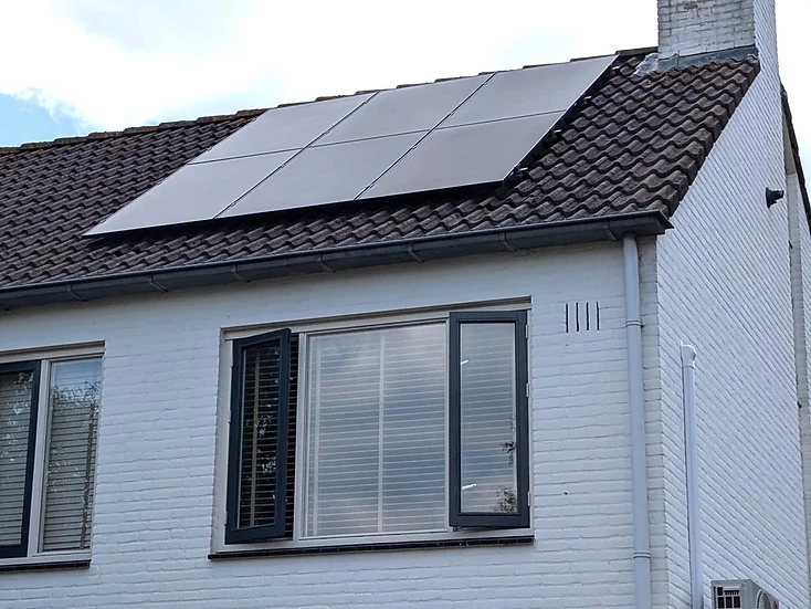 Ultra black glas-glas zonnepanelen