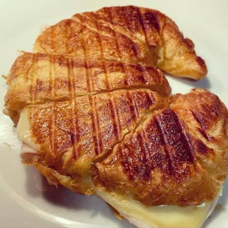 Croissant plancha