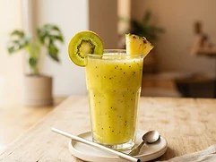 Piña, naranja y kiwi