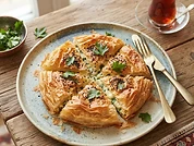 Saray Usulü Peynirli Börek