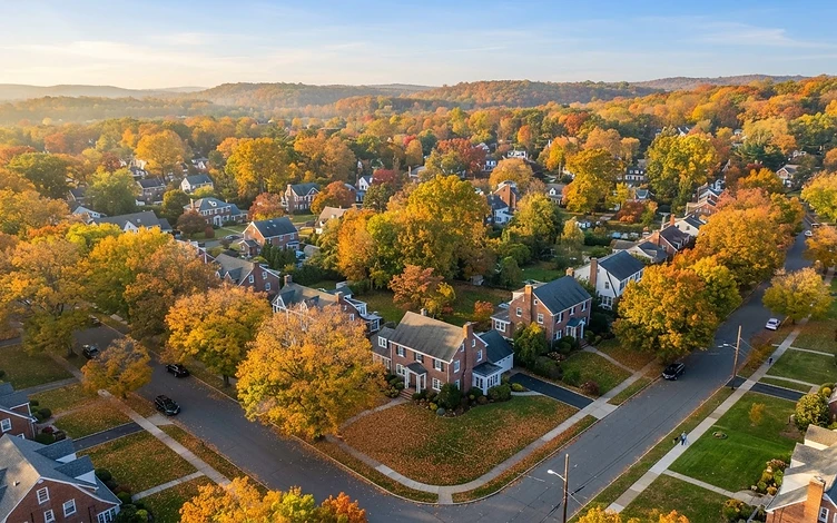 Leafy neighborhood in Hunterdon County, New Jersey