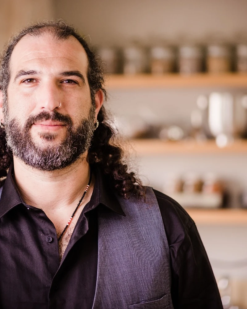 שי יצחקי — מעצב פנים