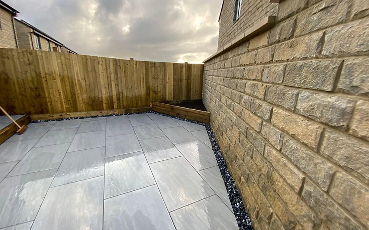 After — A Modern, Low-Maintenance Garden 1 by JMB Design. Build & Driveways