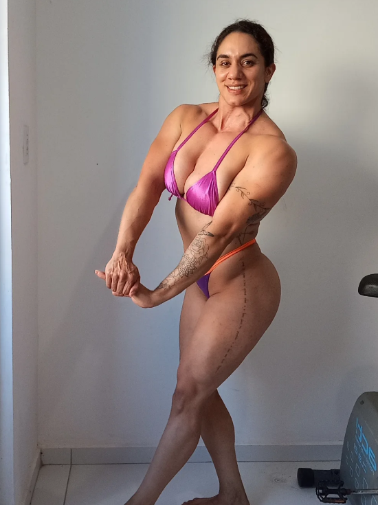 Gabi Gomes 3