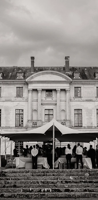 Architecture éphémère La Toile Nomade dans un domaine