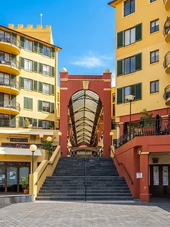The entrance arcade