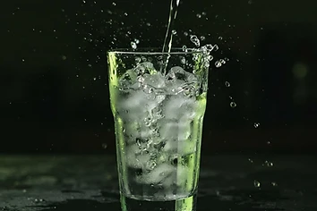 Água: quanto beber por dia e como transformar isso em hábito