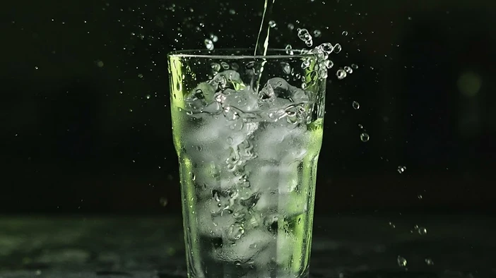 Água: quanto beber por dia e como transformar isso em hábito