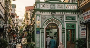 Al-Noor Mosque & Halal Old Quarter Walk by Bus 09