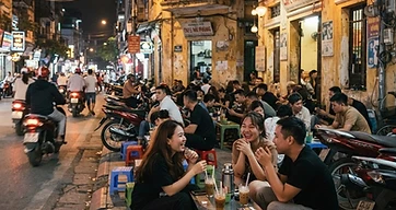 Hai Phong Sidewalk Evening: Coffee & Neon