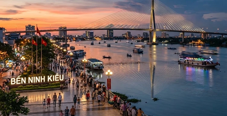 Ninh Kieu Riverside Golden-Hour Walk