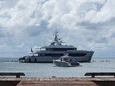 Superyacht at anchor, Placencia