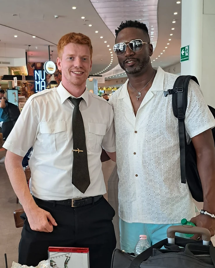 Panama Joe with a pilot at the airport
