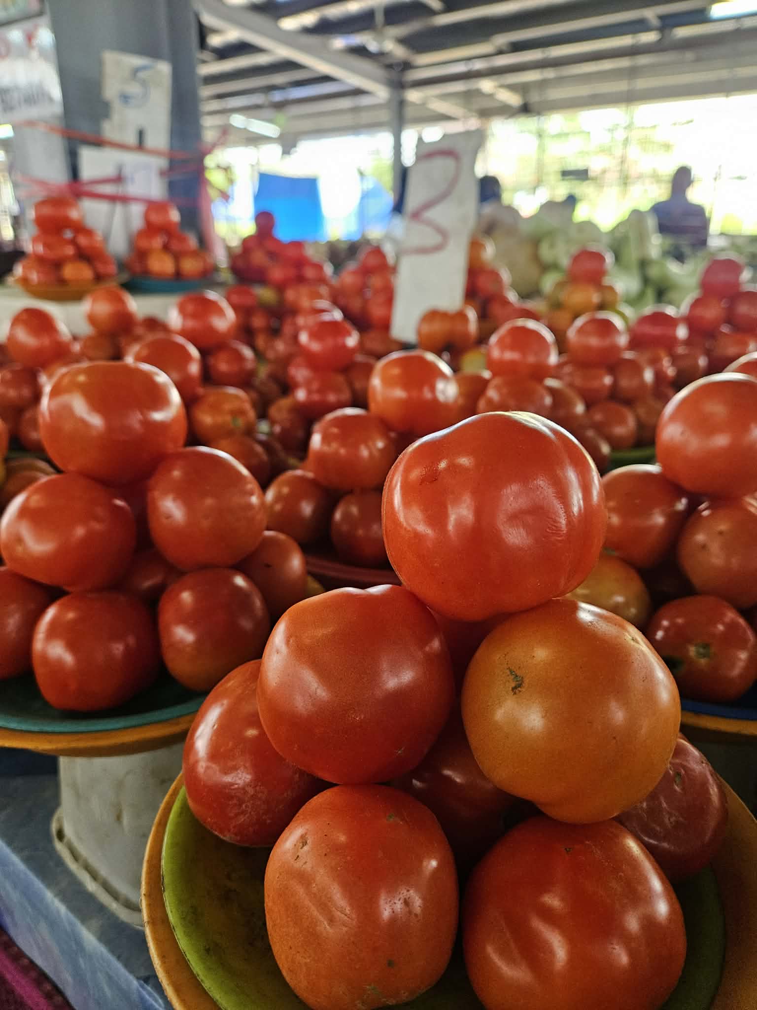 Tomato pyramids