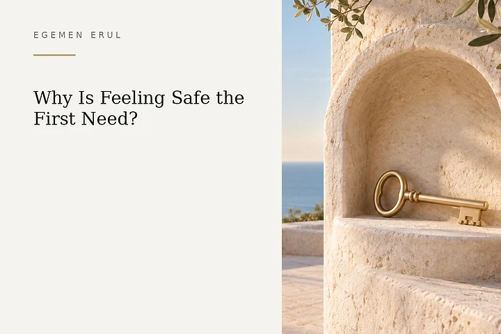 An elegant champagne-toned key rests inside a protective arched limestone niche on a bright Mediterranean terrace, symbolising secure access, protection and calm.